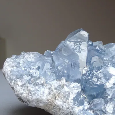 Celestin-Kristalle, Druse 822g, Madagaskar | Minerals-Stones