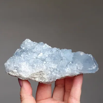 Celestýn krystaly drúza 512g, Madagaskar | Minerals-Stones