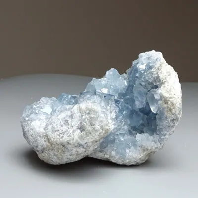Celestýn krystaly drúza 682g, Madagaskar | Minerals-Stones