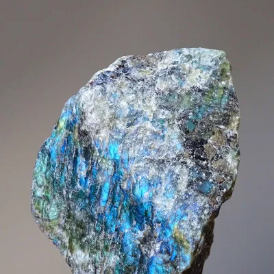 Labradorit přírodní neleštěný 178g, Madagaskar | MINERALS-STONES®