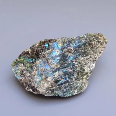 Labradorit, natürlich, unpoliert, 178 g, Madagaskar | MINERALS-STONES