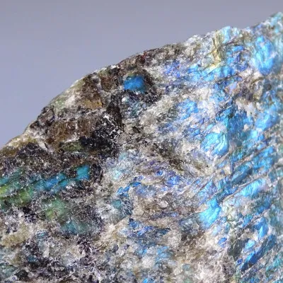 Labradorit, natürlich, unpoliert, 178 g, Madagaskar | MINERALS-STONES