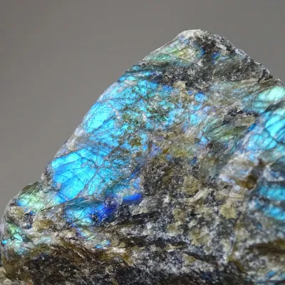 Labradorit, natürlich, unpoliert 445g, Madagaskar | MINERALS-STONES