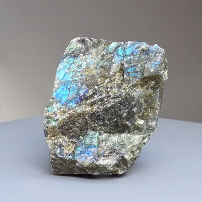 Labradorit, natürlich, unpoliert 445g, Madagaskar | MINERALS-STONES