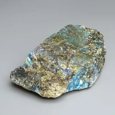 Labradorit přírodní neleštěný 257g, Madagaskar | MINERALS-STONES®