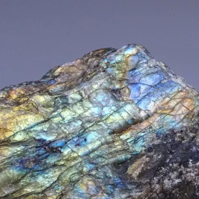 Labradorit přírodní neleštěný 198g, Madagaskar | MINERALS-STONES®