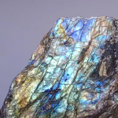 Labradorit přírodní neleštěný 198g, Madagaskar | MINERALS-STONES®