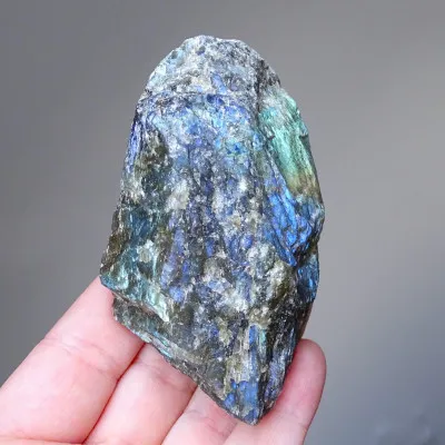 Labradorit přírodní neleštěný 198g, Madagaskar | MINERALS-STONES®