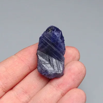 Tanzanit surový minerál 13,7g, Tanzánie | MINERALS-STONES
