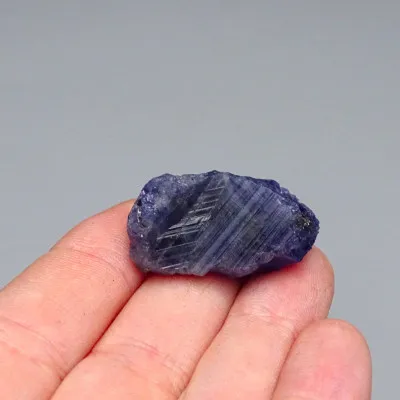Tanzanit surový minerál 13,7g, Tanzánie | MINERALS-STONES