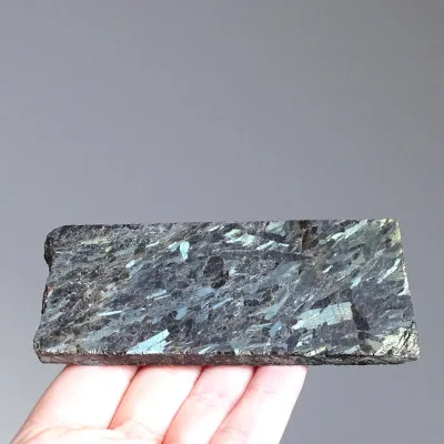 Nuummit přírodní minerál plát 100,8g, Grónsko | Minerals-stones