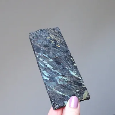 Nuummit přírodní minerál plát 136,1g, Grónsko | Minerals-stones