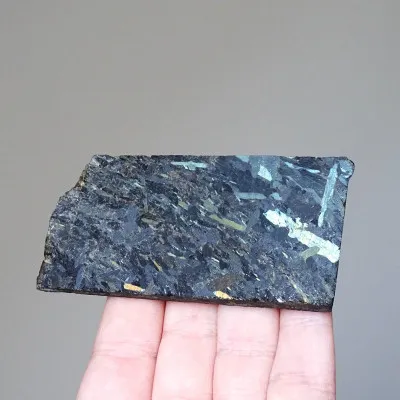 Nuummit přírodní minerál plát 52,3g, Grónsko | Minerals-stones