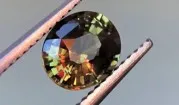 Alexandrit – ein natürlicher Edelstein mit variabler Farbe