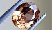 Zirkon – natürlich geschliffene Edelsteine ​​mit hohem Glanz