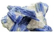 Kyanit – ein natürliches Aluminosilicatmineral