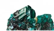 Dioptas – přírodní minerál křemičitanu měďnatého