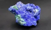 Azurit – přírodní minerály a krystalické agregáty