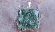 Seraphinit – Schmuck aus der Chlorit-Varietät mit perlmuttartigem Muster