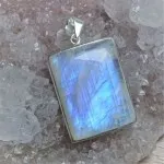 Einzigartiger Schmuck – Larimar, Mondstein, Malachit, Labradorit