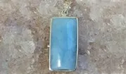 Akvamarín přírodní minerál berylu přívěsek