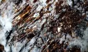 Astrophyllit – seltene und sammelwürdige Mineralien