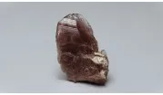 Axinit – přírodní minerál borosilikátové skupiny
