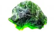 Chromdiopsid – přírodní minerál pyroxenové skupiny
